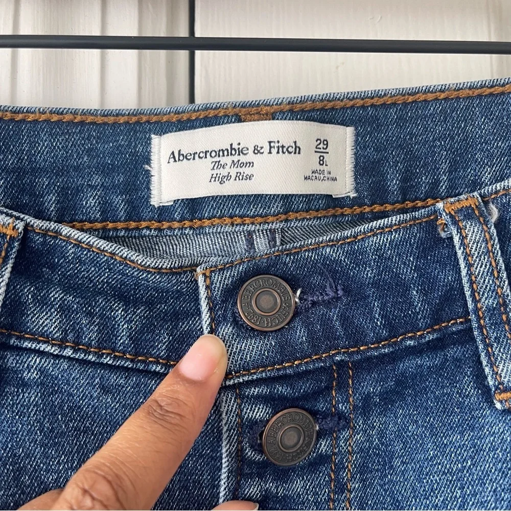 Abercrombie & Fitch High Rise Mom Jean - Picture 3 of 7